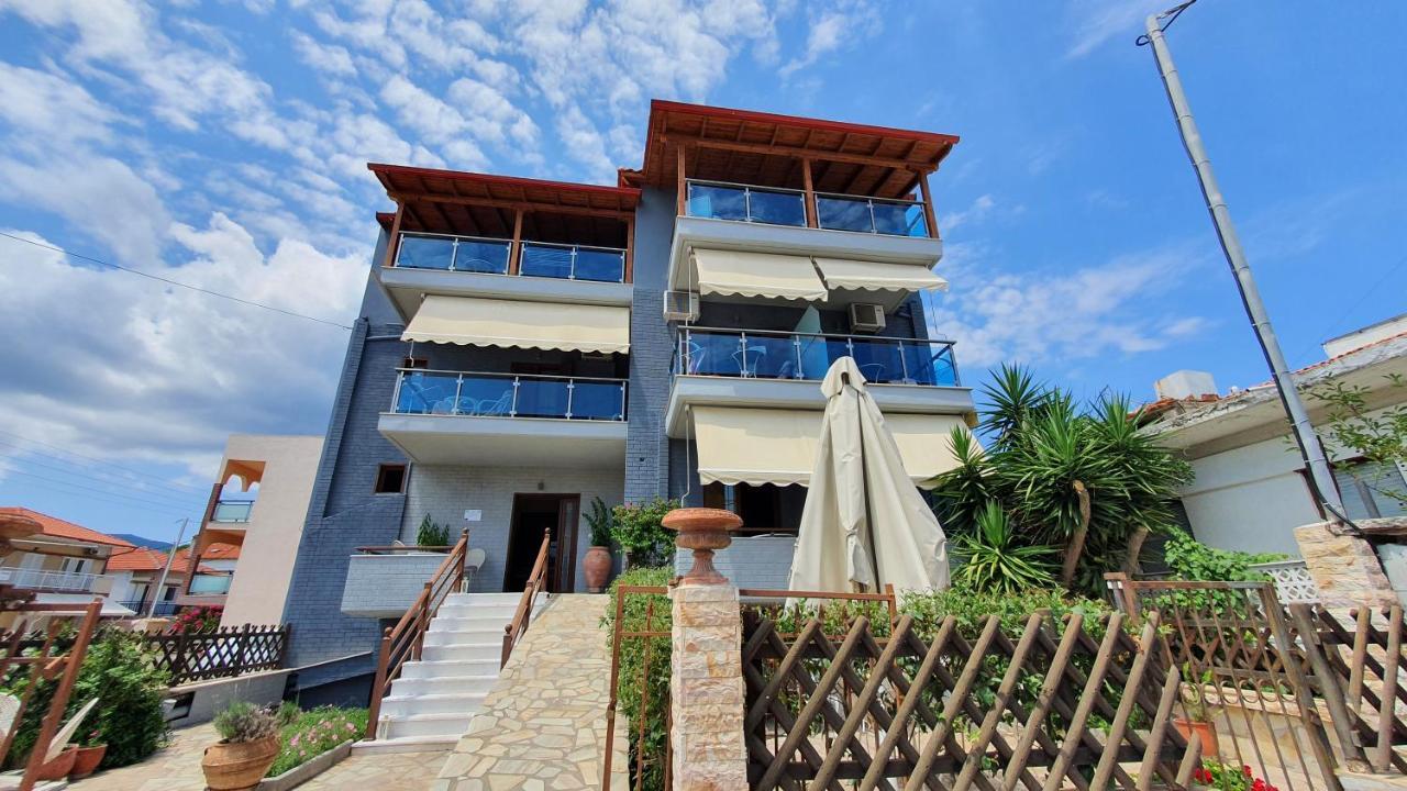 Hotel Viky Sarti Bagian luar foto