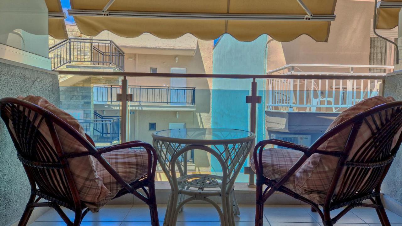 Hotel Viky Sarti Bagian luar foto