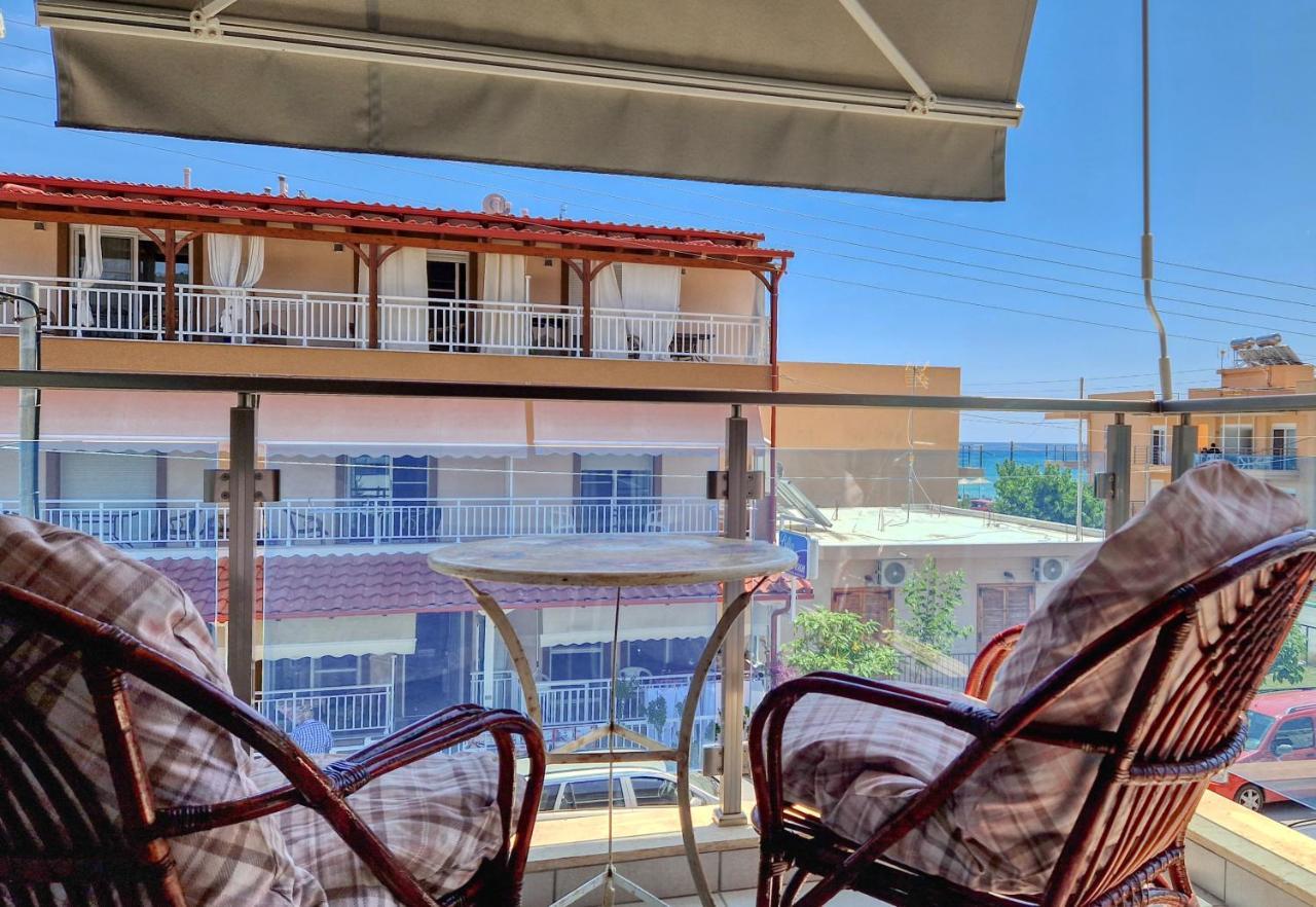 Hotel Viky Sarti Bagian luar foto