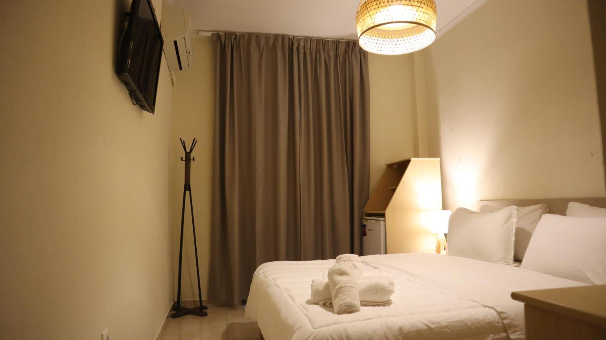 Hotel Viky Sarti Bagian luar foto